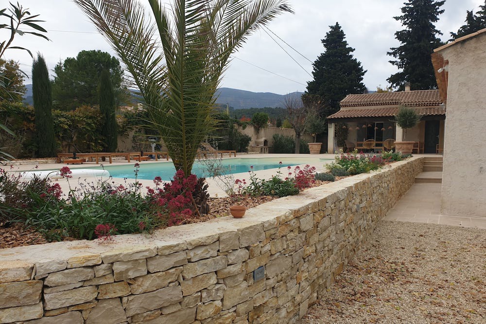 Photo of Outdoor in Saint-Martin-de-la-Brasque