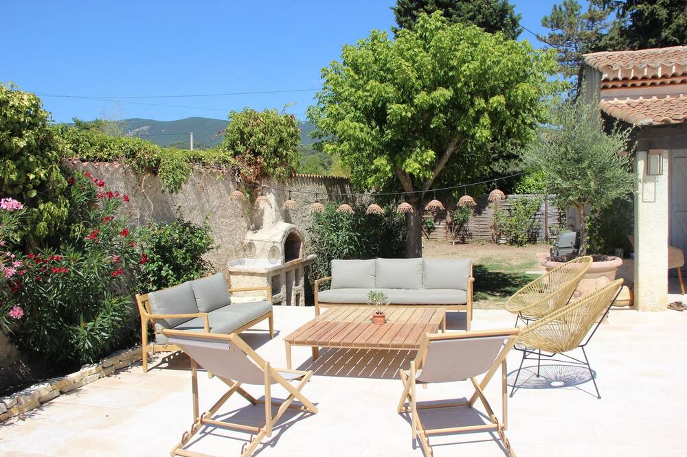 Photo of Patio Balcony in Saint-Martin-de-la-Brasque