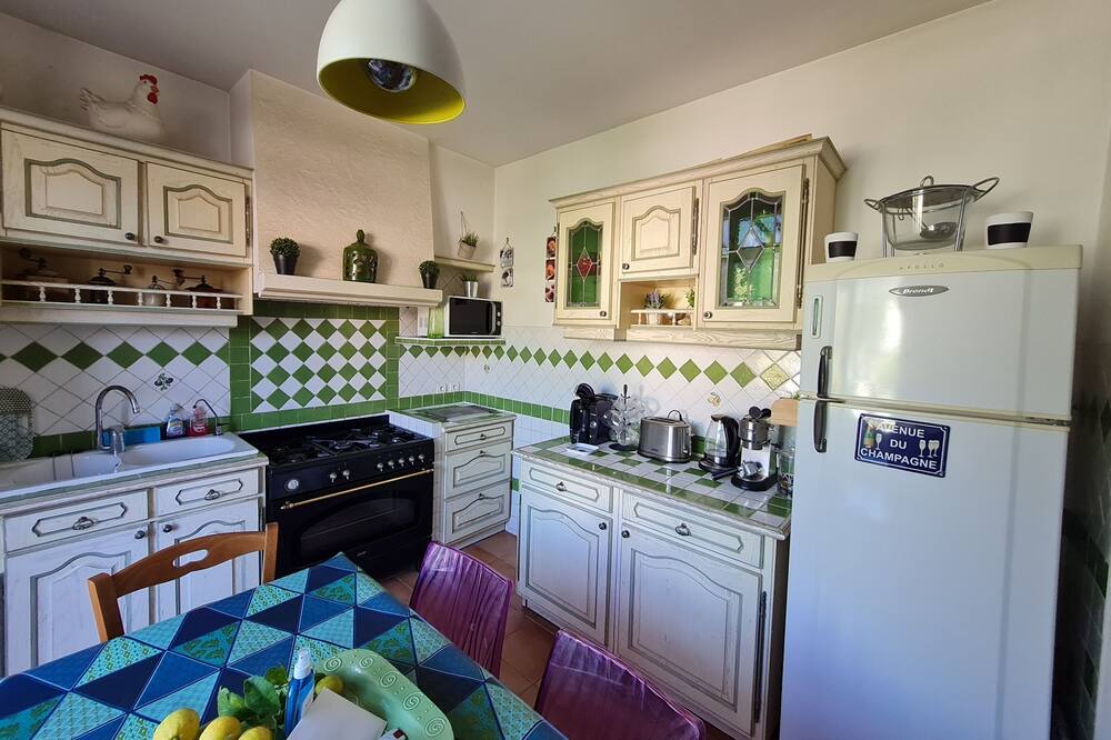 Photo of Kitchen in La Valette-du-Var