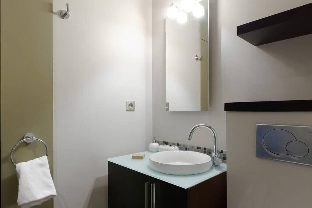 Photo of Bathroom in Meyreuil