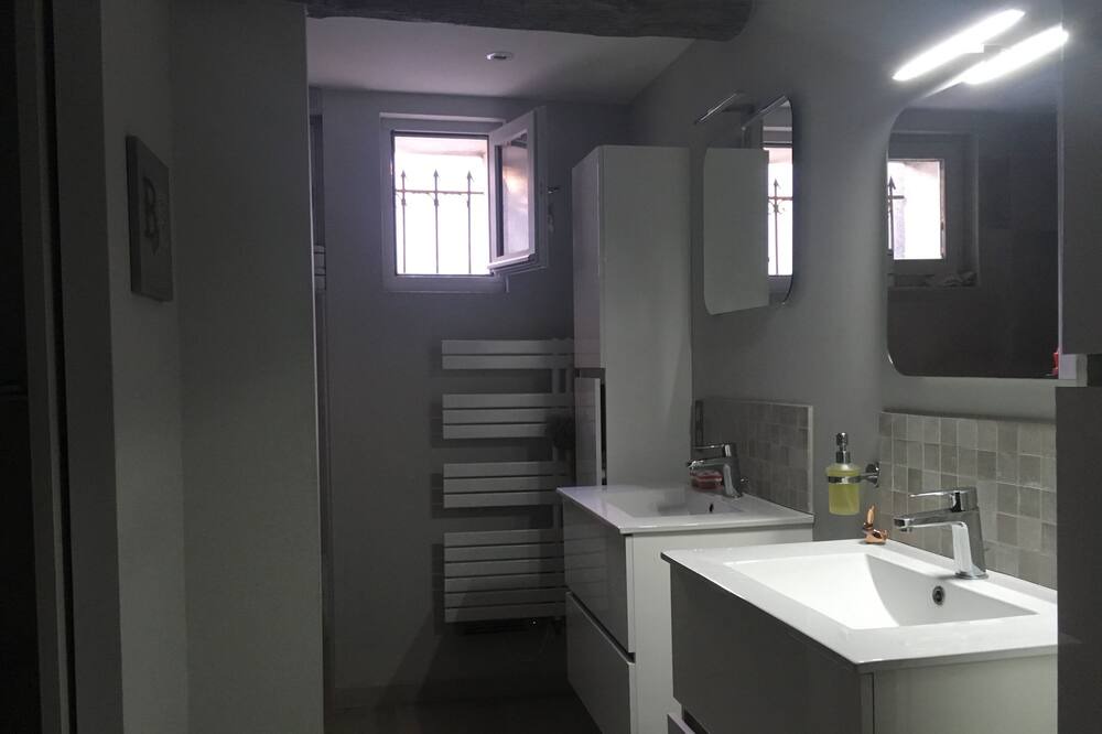 Photo of Bathroom in Jonquerettes