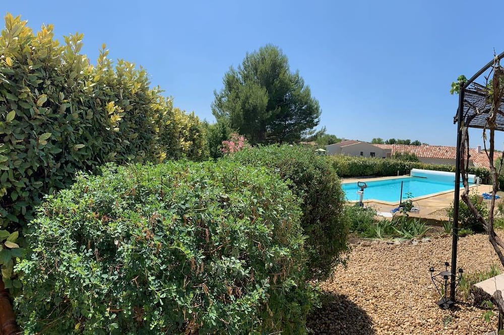 Photo of Outdoor in La Roque-sur-Pernes