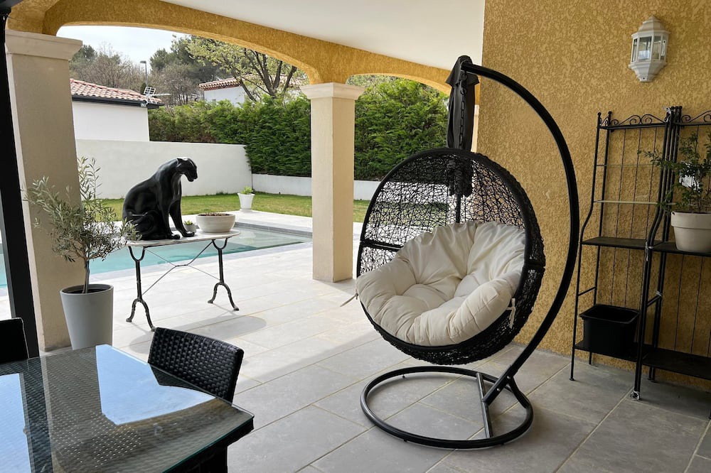 Photo of Patio Balcony in La Roque-d'Antheron