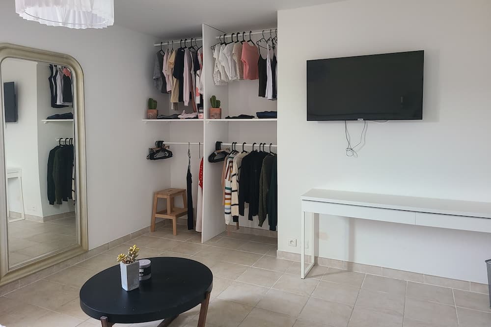 Photo of Livingroom in La Roque-d'Antheron