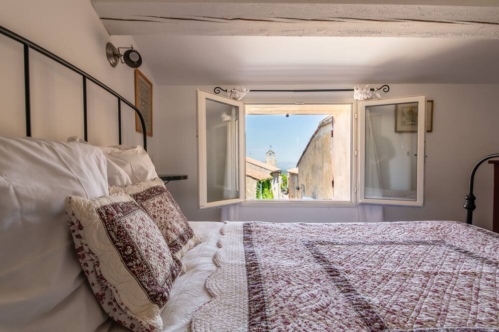 Photo of Bedroom in Venasque