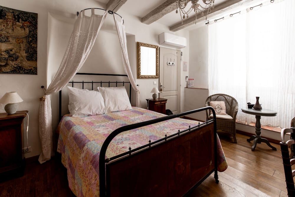 Photo of Bedroom in Venasque
