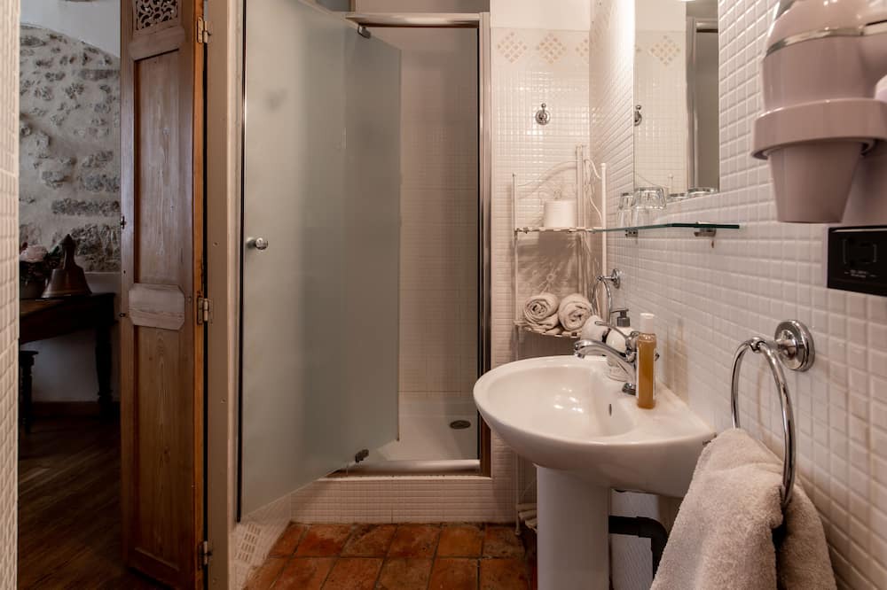Photo of Bathroom in Venasque