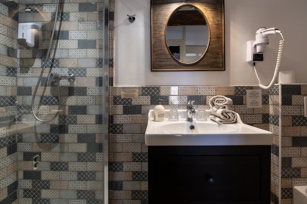 Photo of Bathroom in Venasque