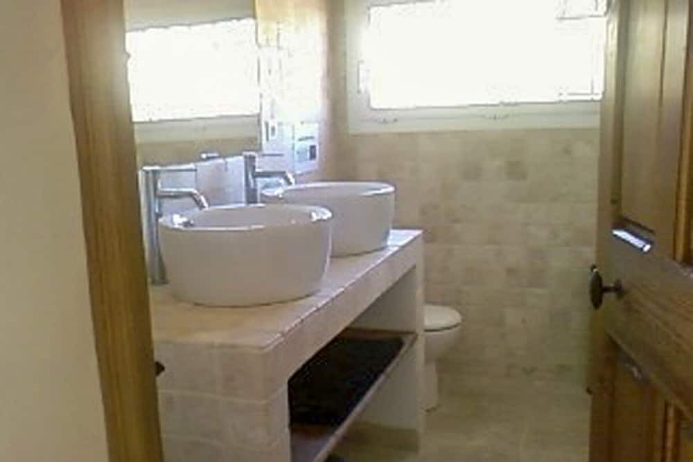 Photo of Bathroom in Revest-des-Brousses