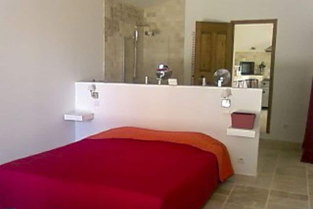 Photo of Bedroom in Revest-des-Brousses