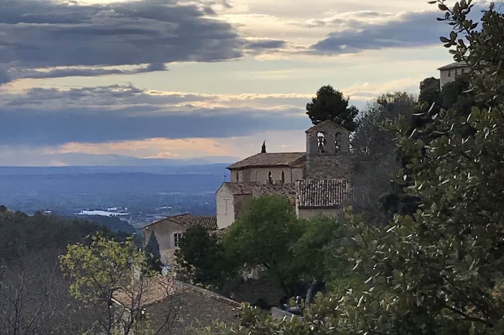 Photo of Outdoor in La Roque-sur-Pernes