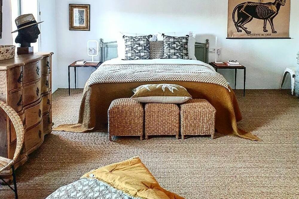 Photo of Bedroom in La Roque-sur-Pernes