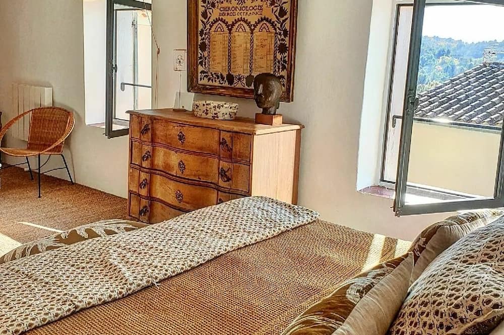 Photo of Bedroom in La Roque-sur-Pernes