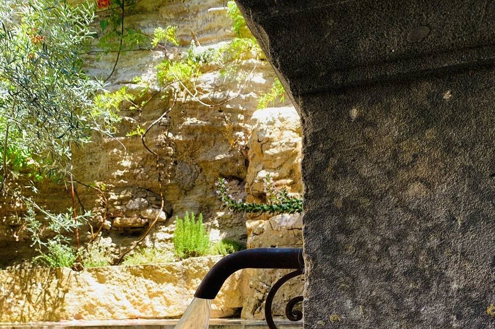 Photo of Outdoor in La Roque-sur-Pernes