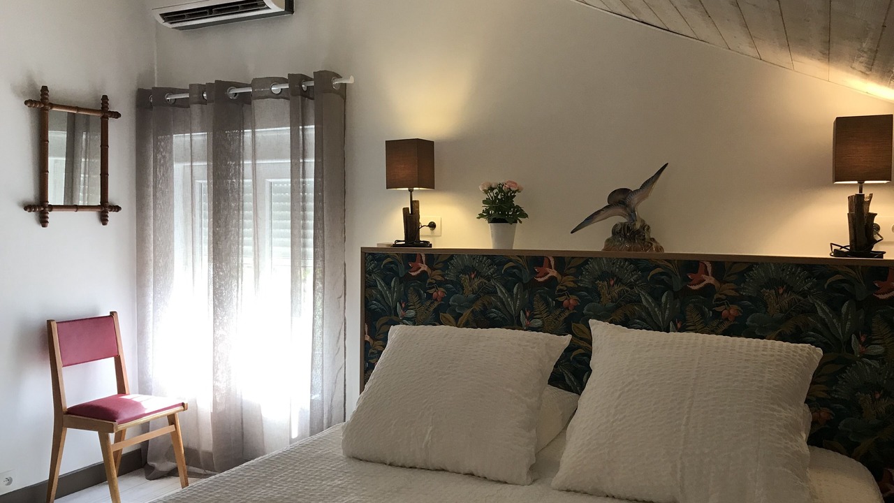 Photo of Bedroom in Orange