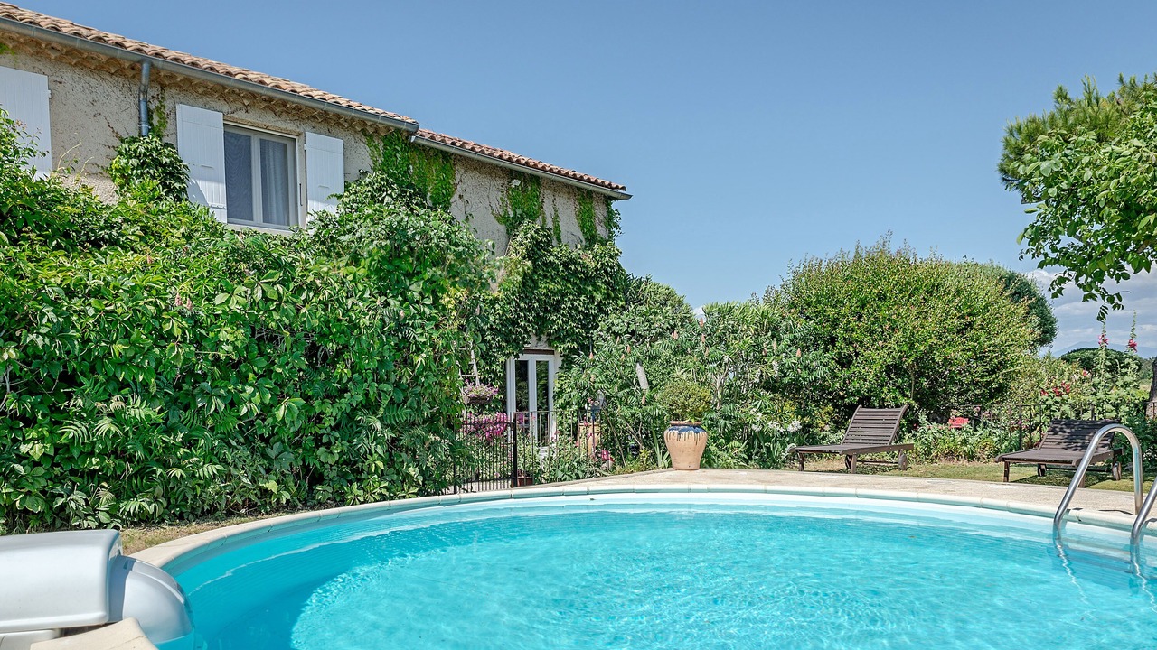 Photo of Outdoor in Orange