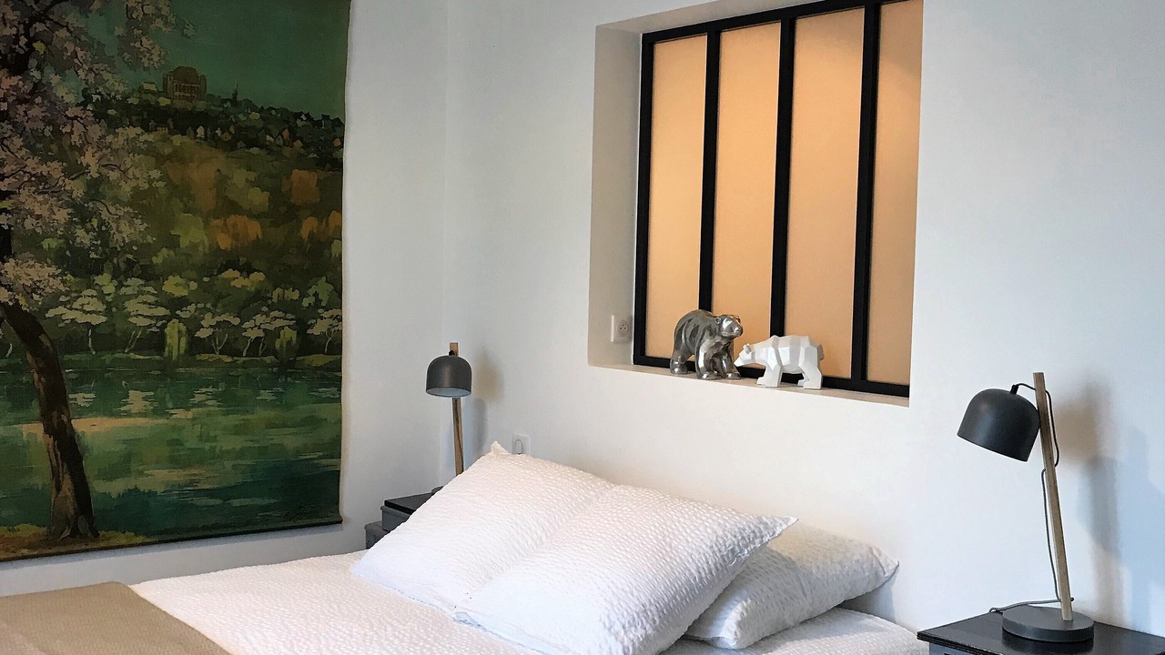 Photo of Bedroom in Orange
