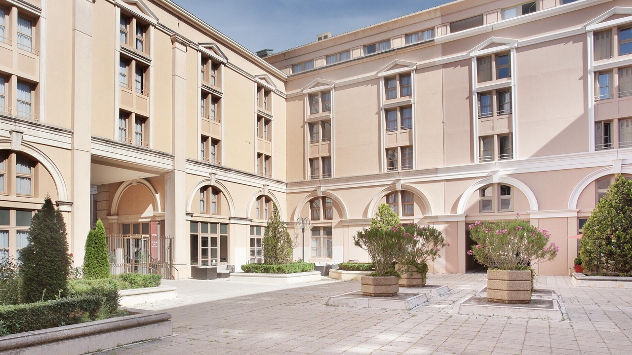 Photo of Outdoor in Couronne Urbaine