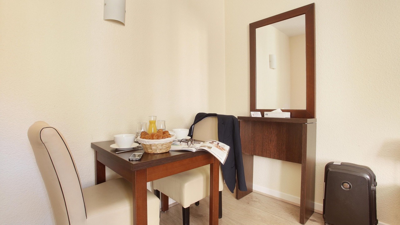 Photo of Livingroom in Couronne Urbaine