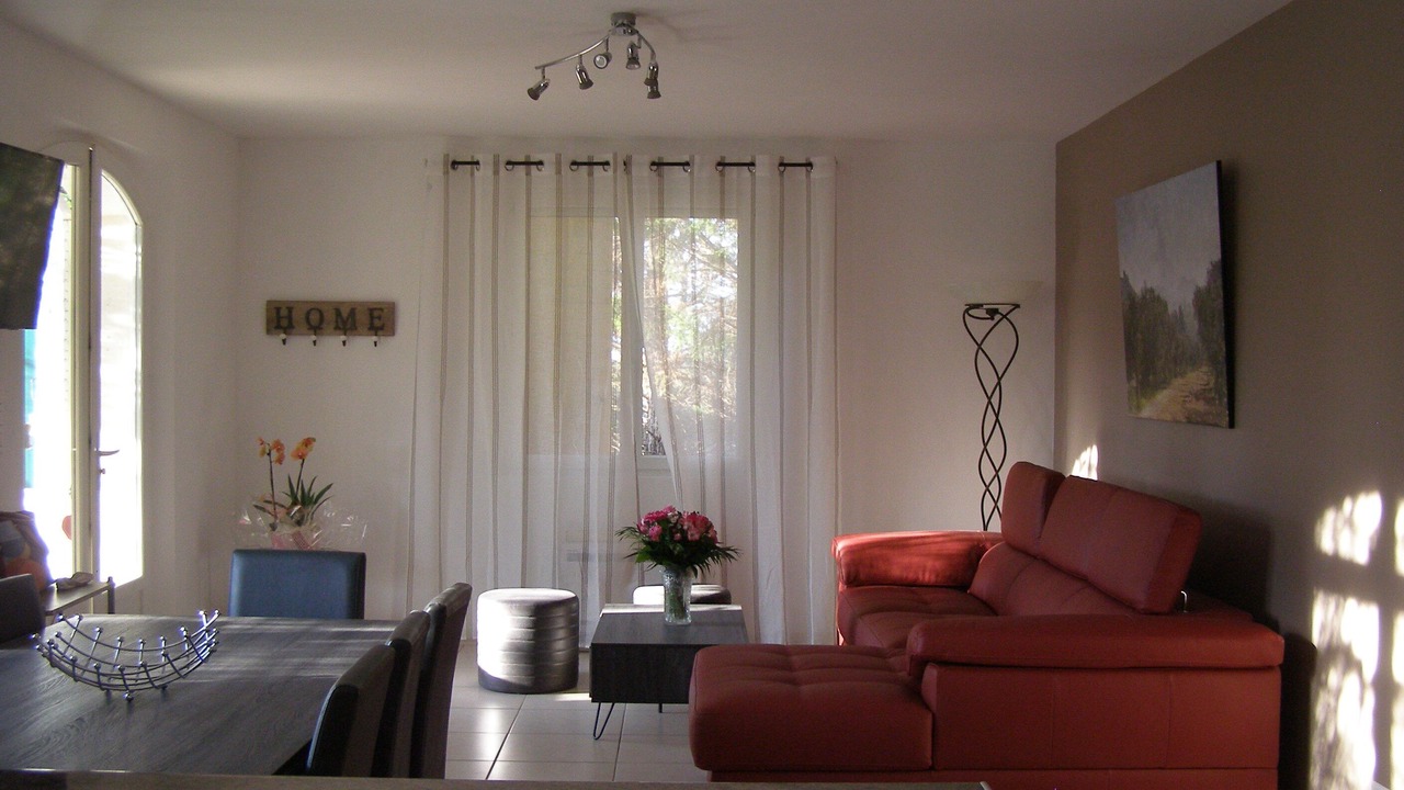 Photo of Livingroom in Mouries