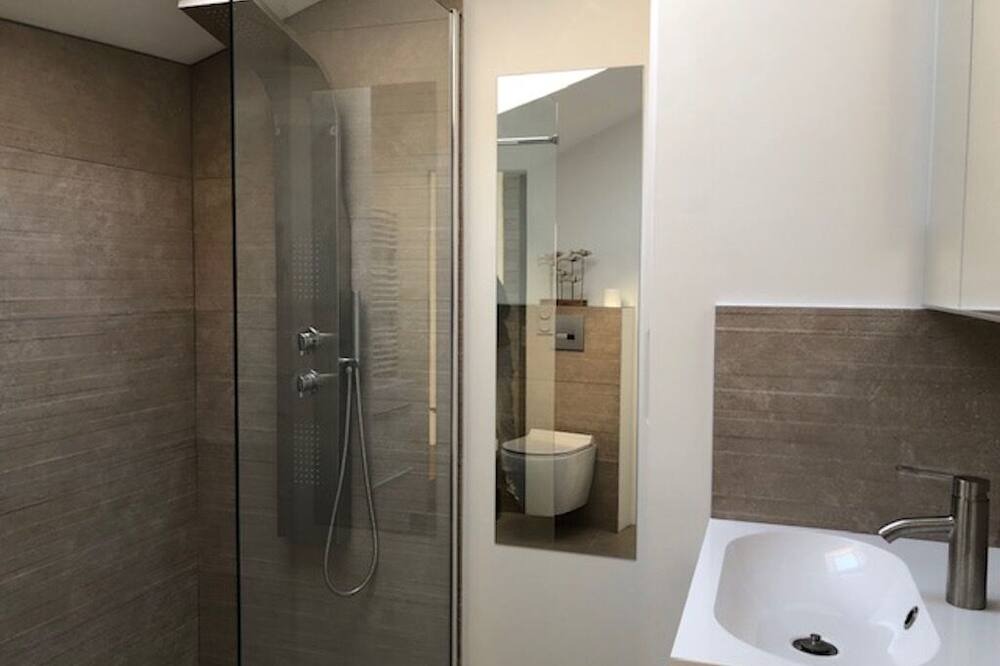 Photo of Bathroom in Remoulins