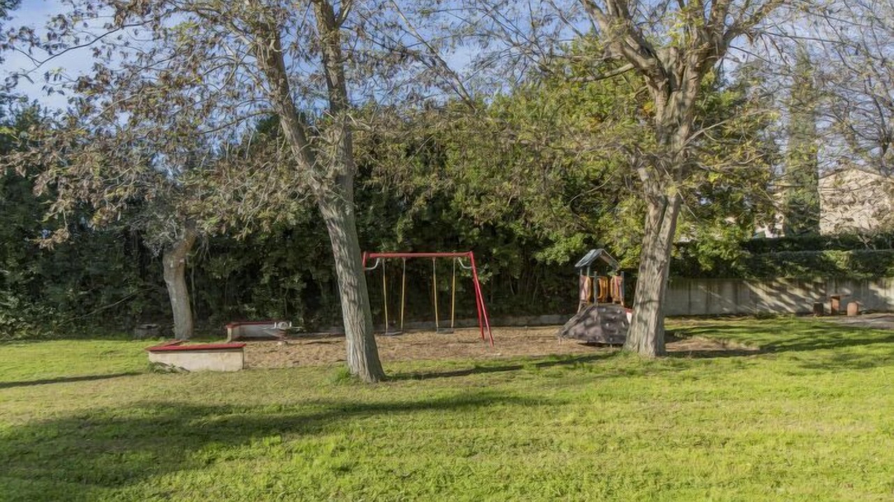 Photo of Others in Raphele-les-Arles