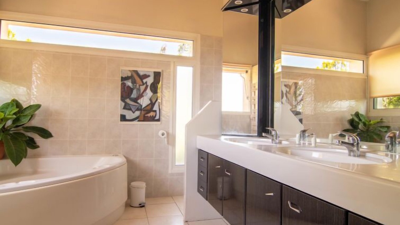 Photo of Bathroom in Gareoult