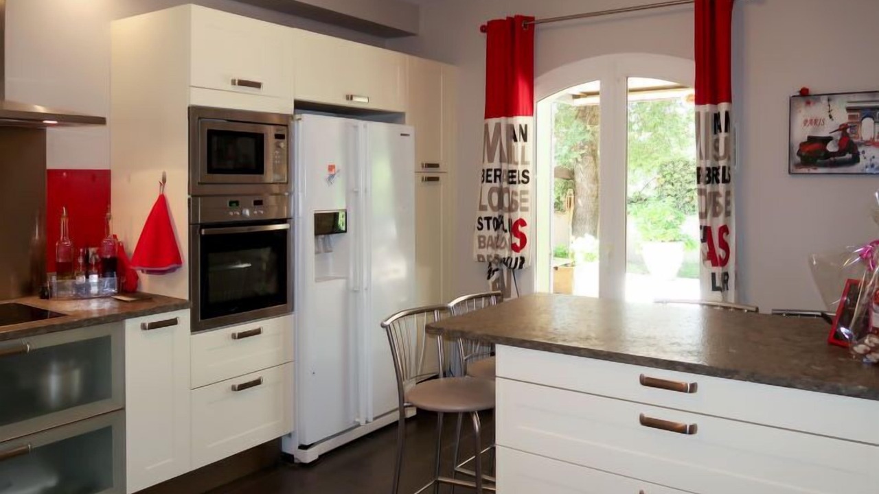 Photo of Kitchen in Villelaure