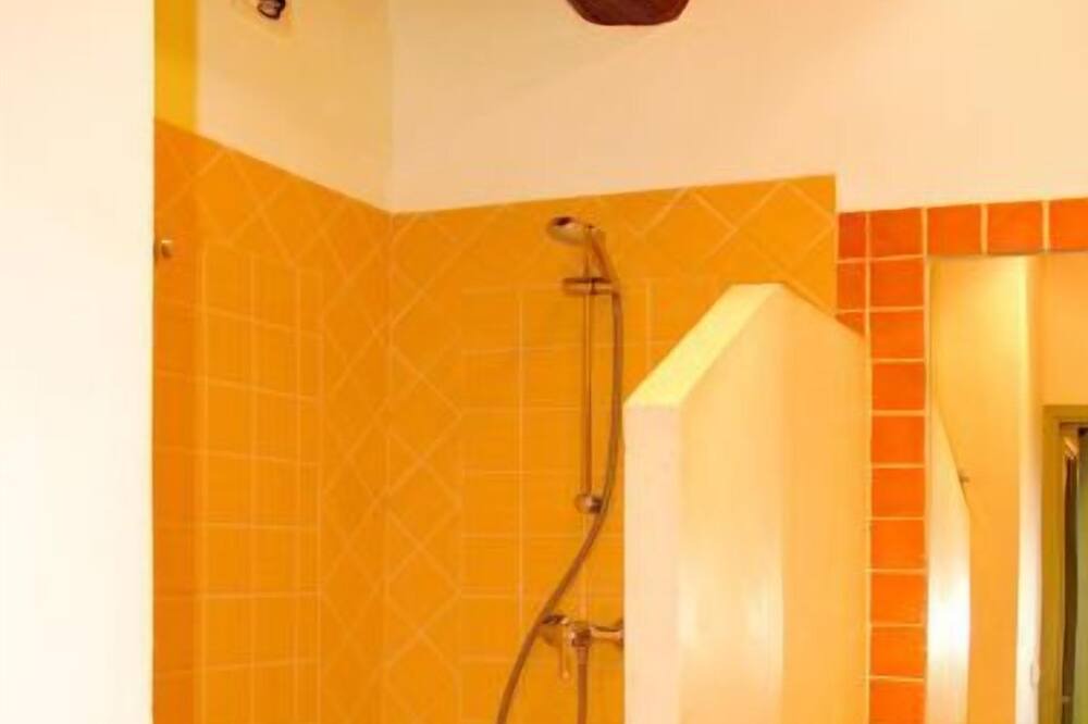 Photo of Bathroom in Ollieres