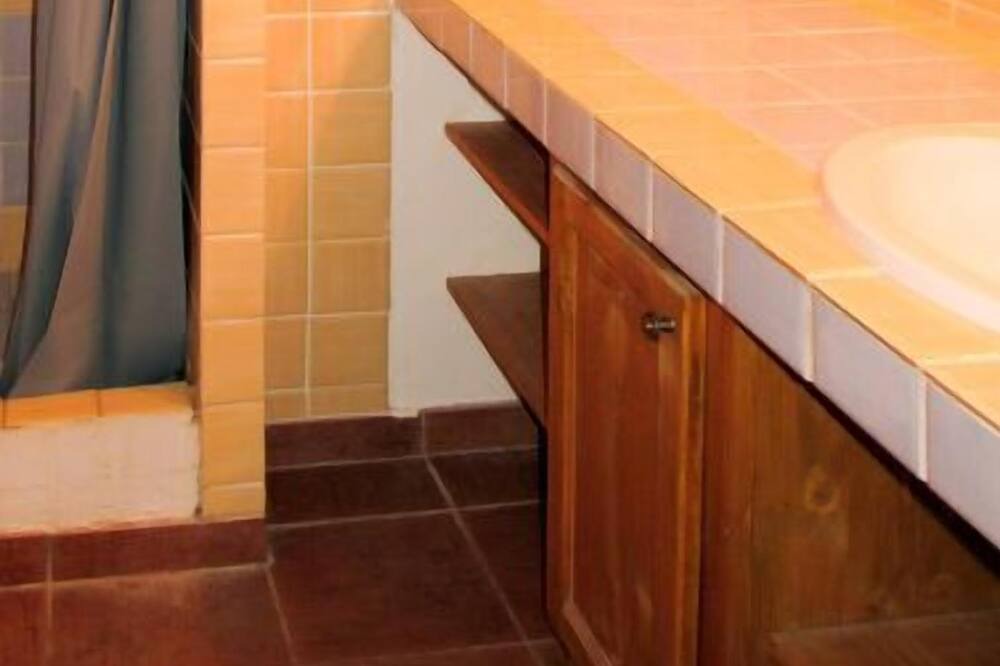Photo of Bathroom in Ollieres