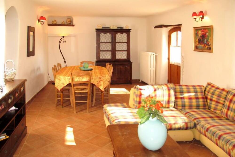 Photo of Livingroom in Ollieres