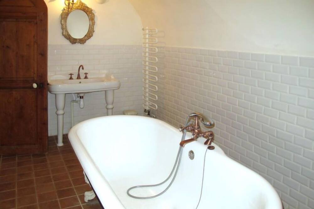Photo of Bathroom in Ollieres