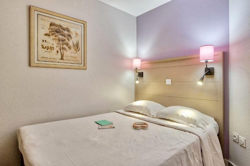 Photo of Bedroom in Giens