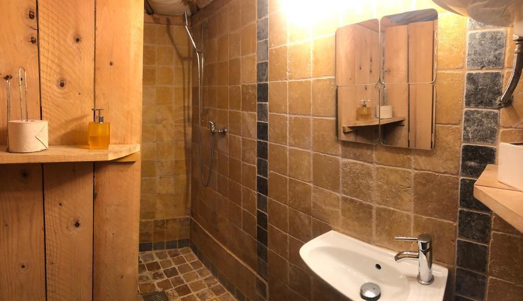 Photo of Bathroom in Saint-Maximin-la-Sainte-Baume