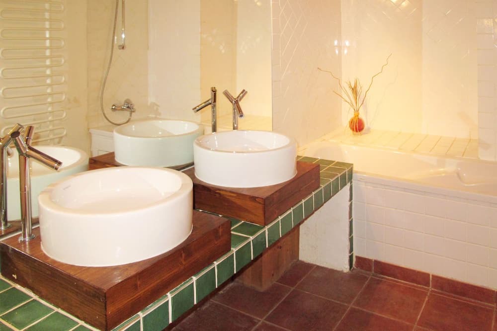 Photo of Bathroom in Ollieres