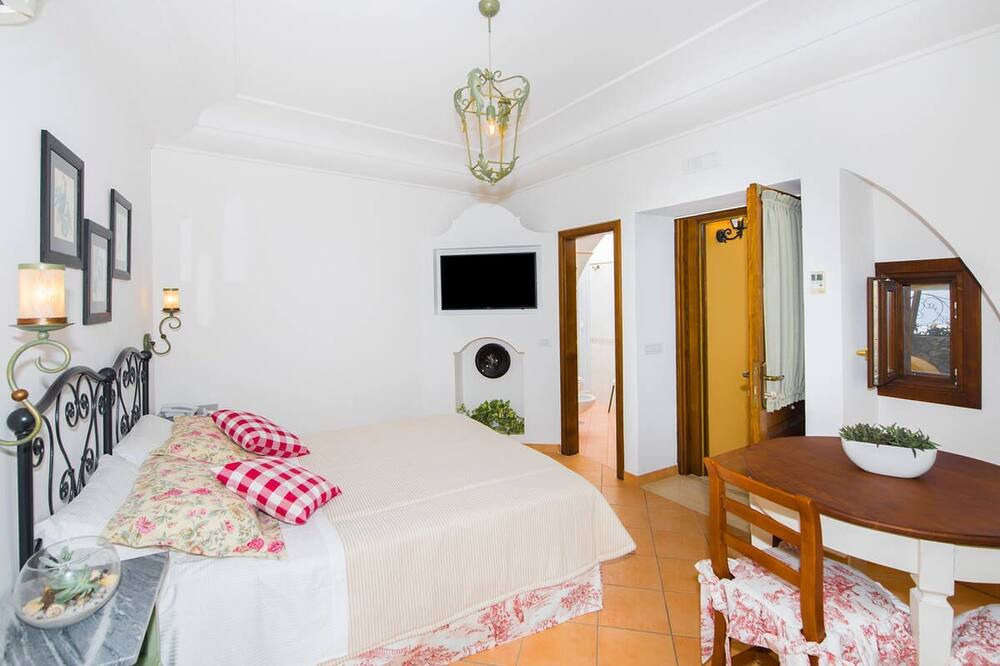 Photo of Bedroom in Path of the Gods