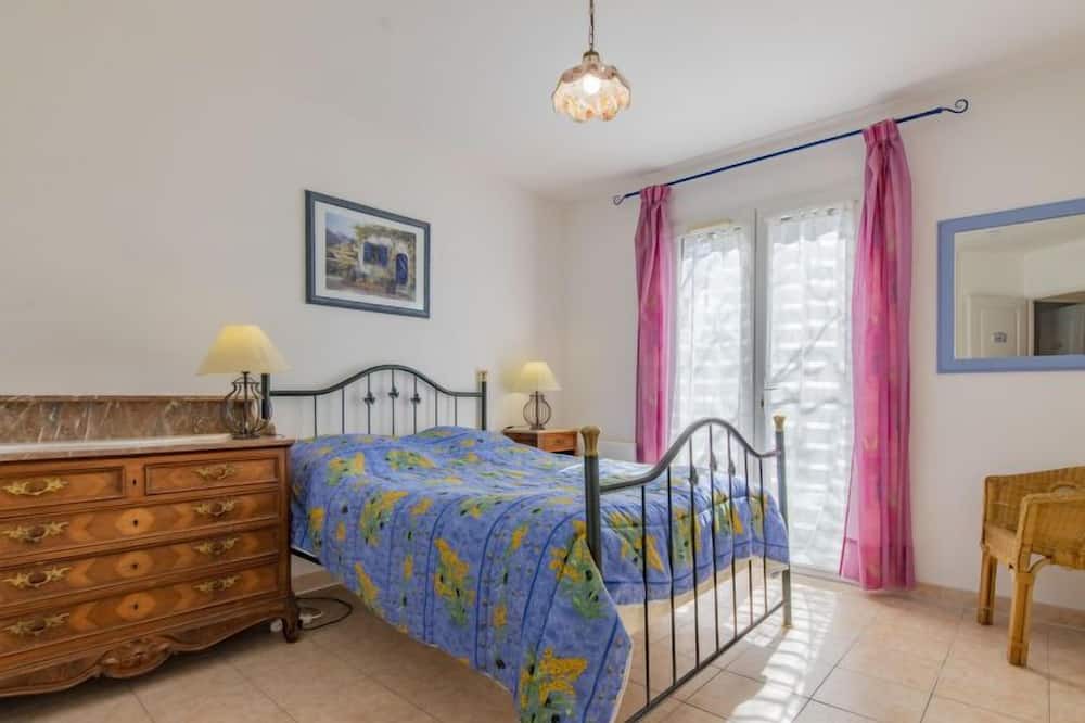 Photo of Bedroom in Pierrevert
