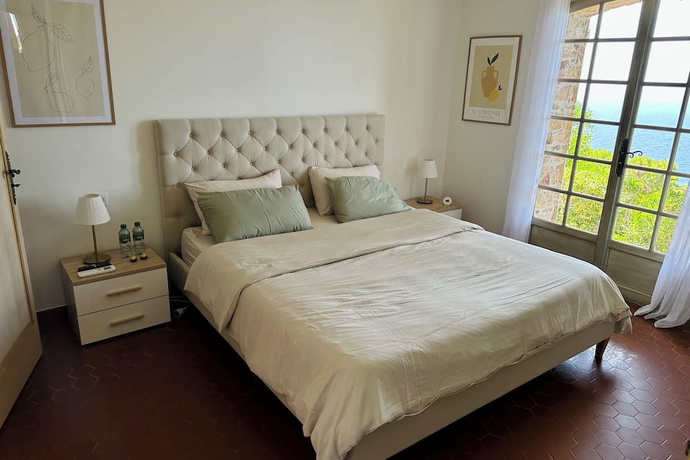 Photo of Bedroom in Le Rayol