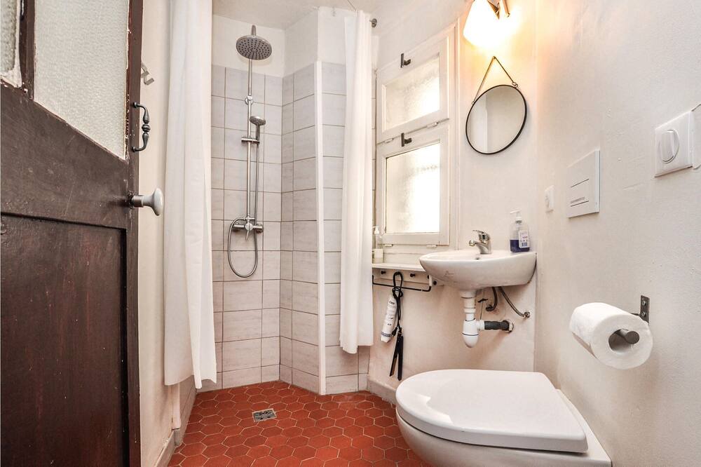 Photo of Bathroom in Claviers