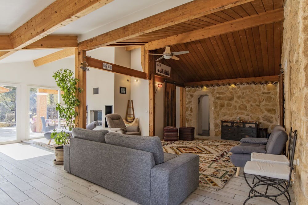 Photo of Bedroom in Jouques