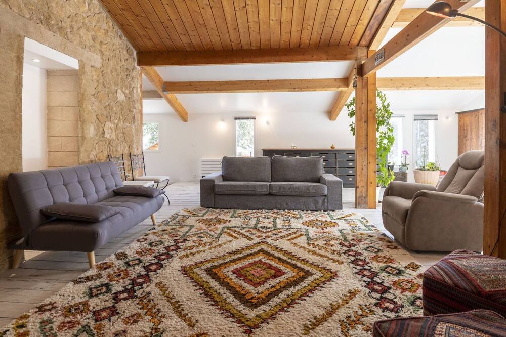 Photo of Bedroom in Jouques