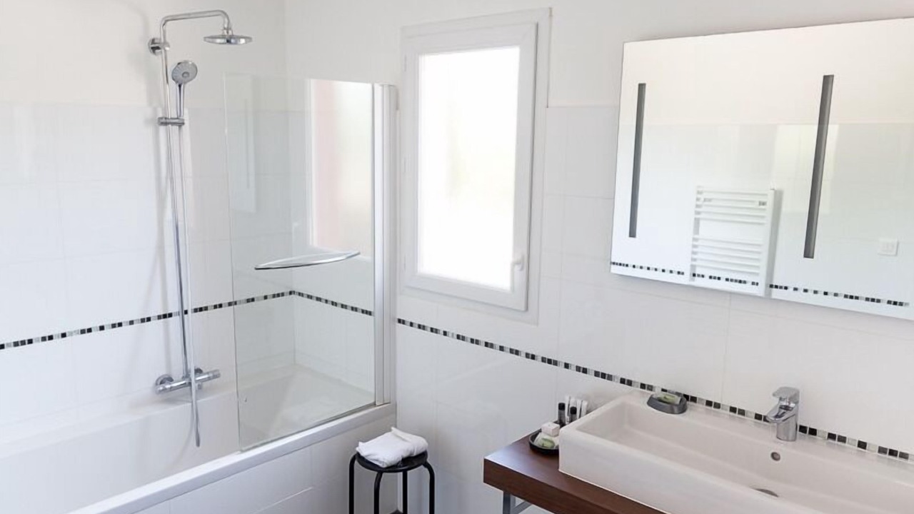 Photo of Bathroom in Cuers