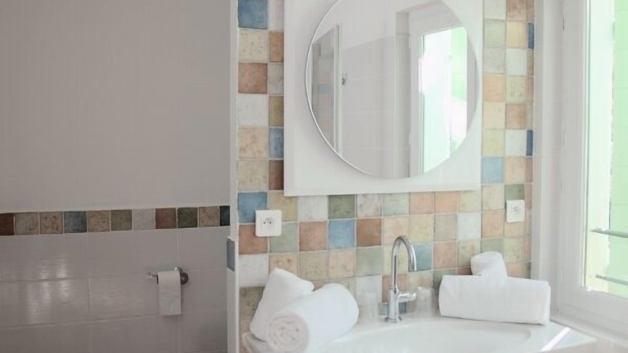 Photo of Bathroom in Cuers