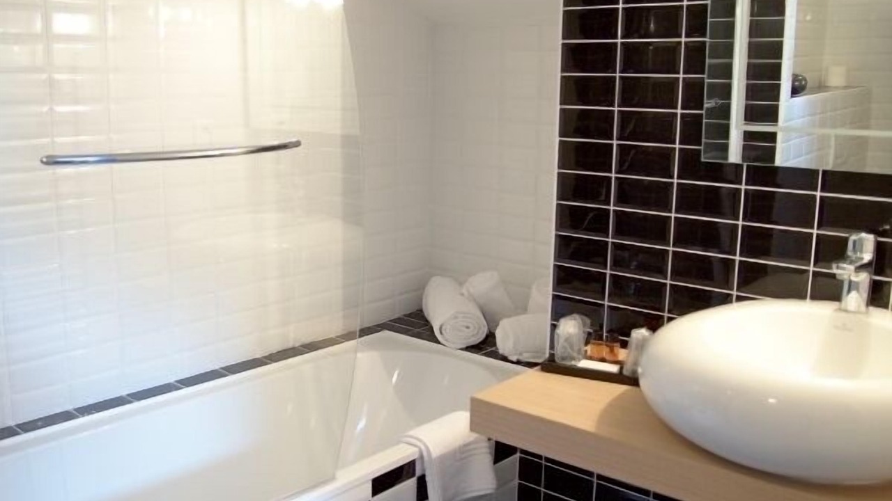 Photo of Bathroom in Cuers