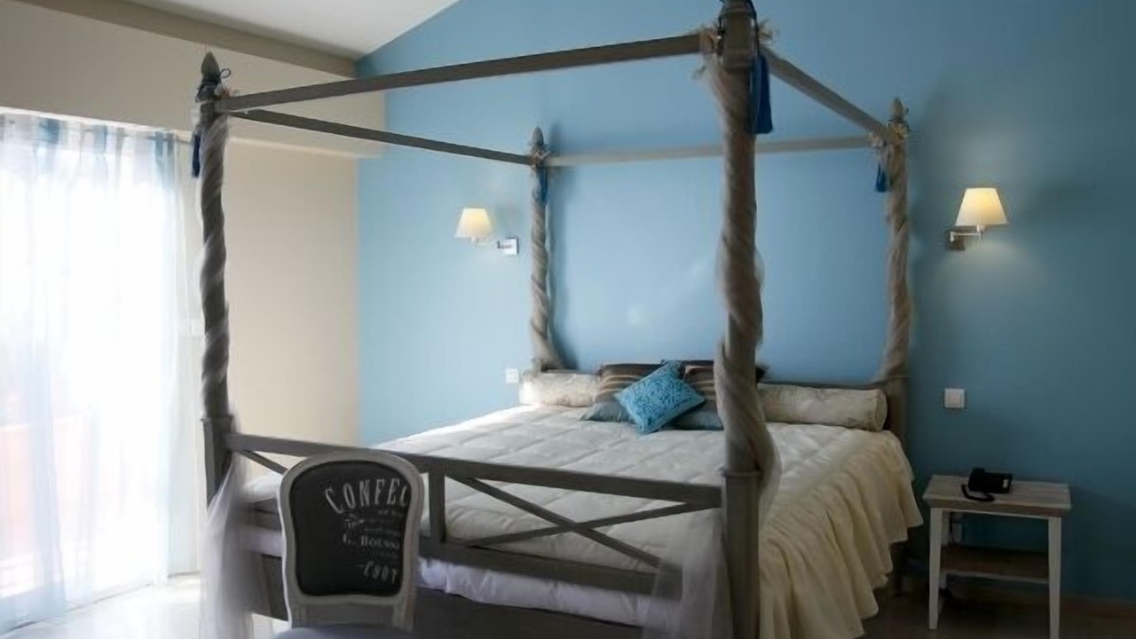 Photo of Bedroom in Cuers