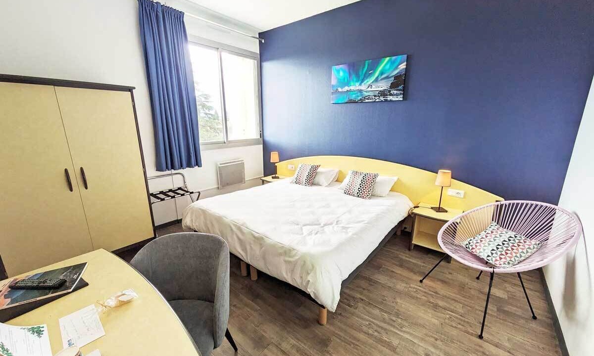 Photo of Bedroom in Sainte-Tulle