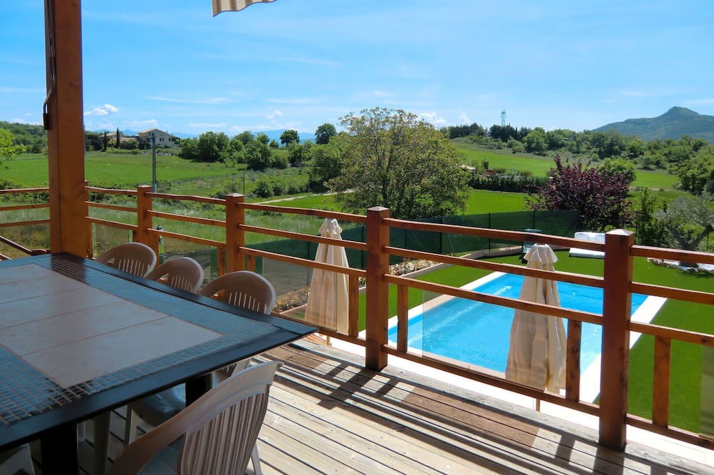 Photo of Outdoor in Mallefougasse-Auges