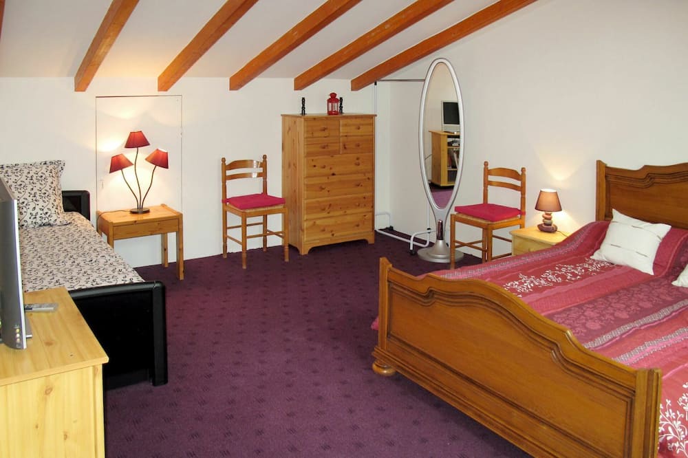 Photo of Bedroom in Mallefougasse-Auges