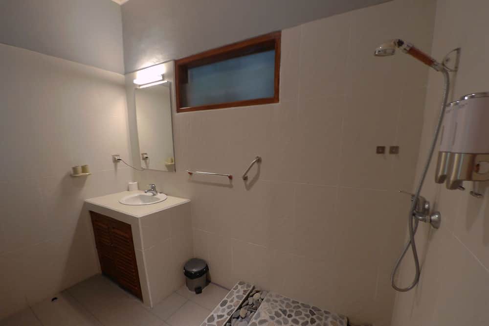 Photo of Bathroom in Bukti