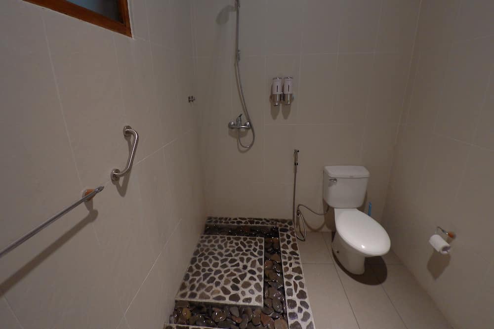 Photo of Bathroom in Bukti